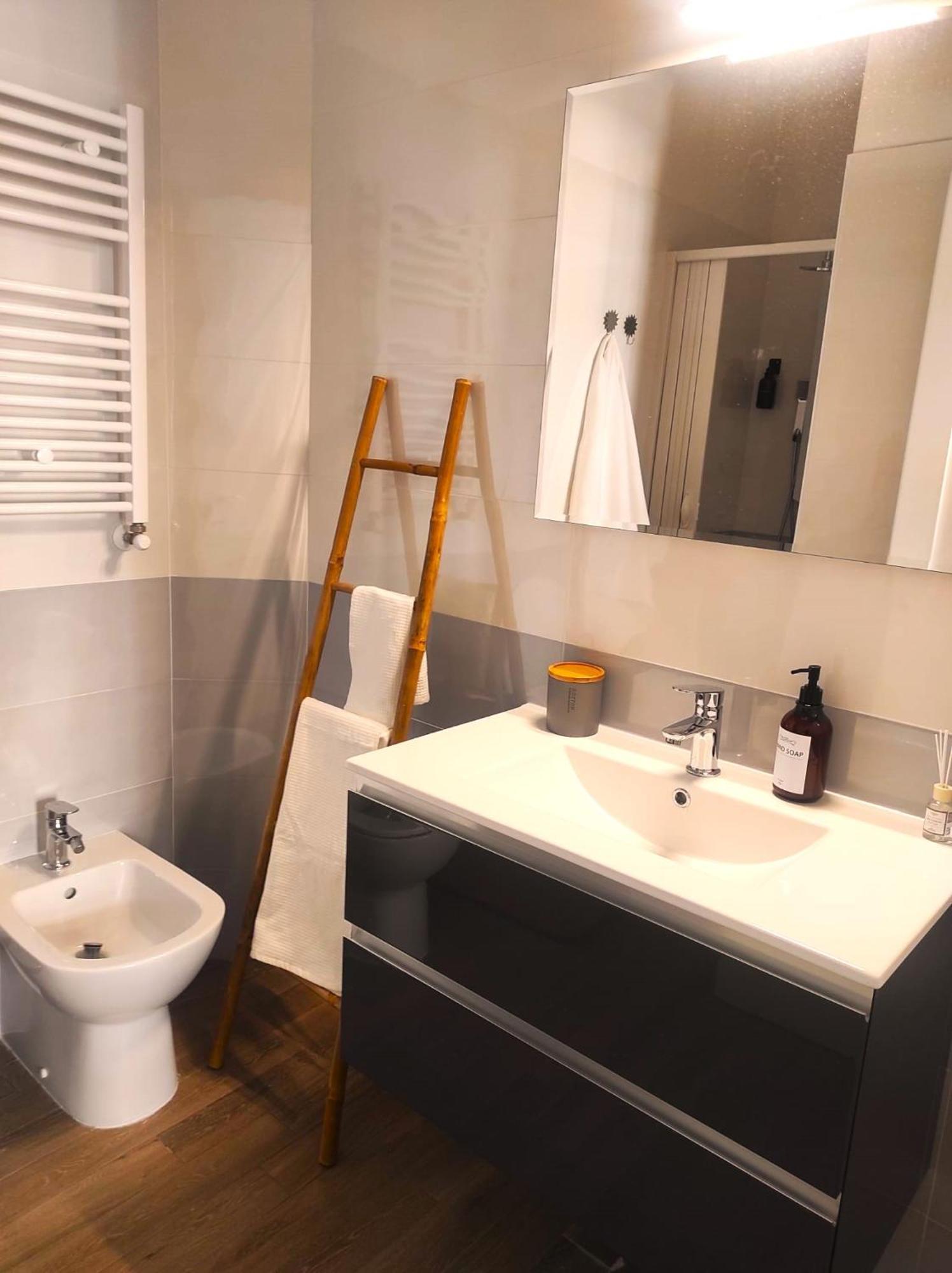 Michelangelo Airport Suite Room Фиумичино Екстериор снимка
